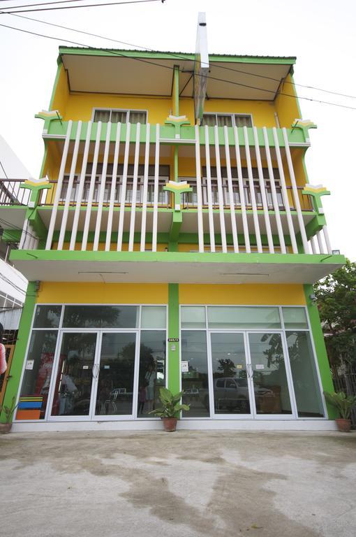 Phoonsab Hostel Phitsanulok Eksteriør bilde