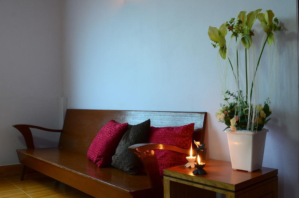 Phoonsab Hostel Phitsanulok Eksteriør bilde